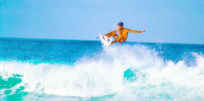 Himmafushi surfing