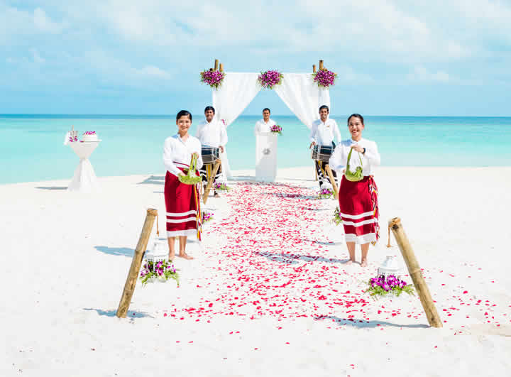 say ‘I do’ or renew your vows in maldives