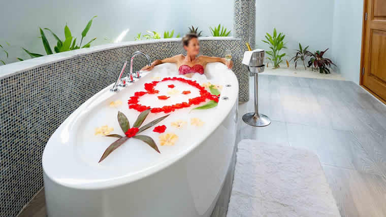 luxurious amenities in maldives resort