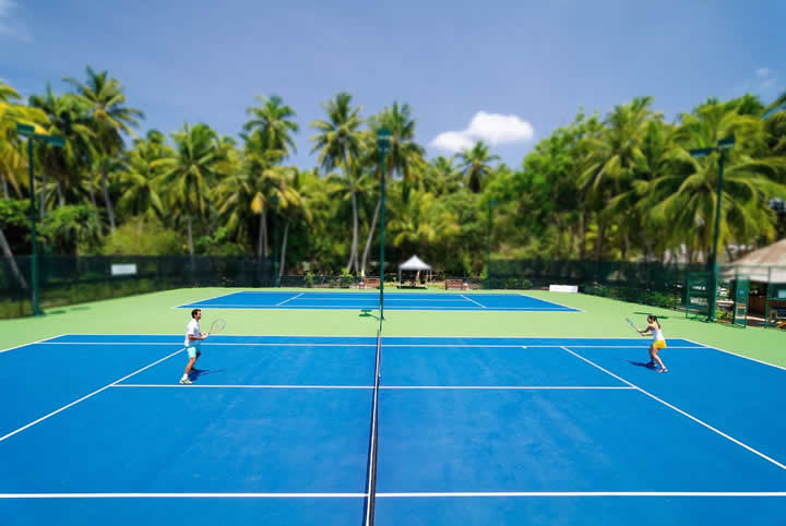 amilla's tennis court in maldives
