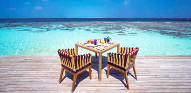 beach dining