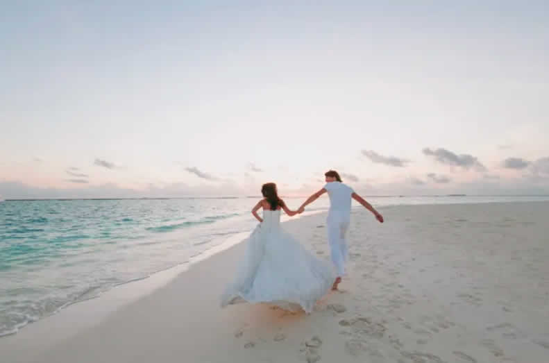 Avani Fares Maldives resort: Weddings in the Maldives 