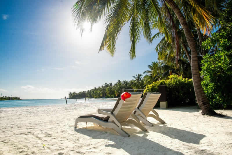 Sheraton Maldives Full Moon Resort - beach lounge