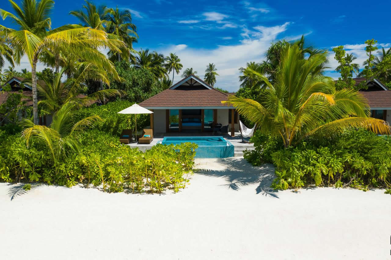 The Standard, Huruvalhi  beach villa