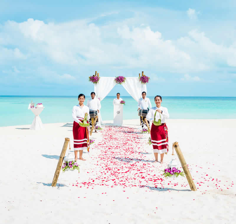 vakkaru's beach wedding