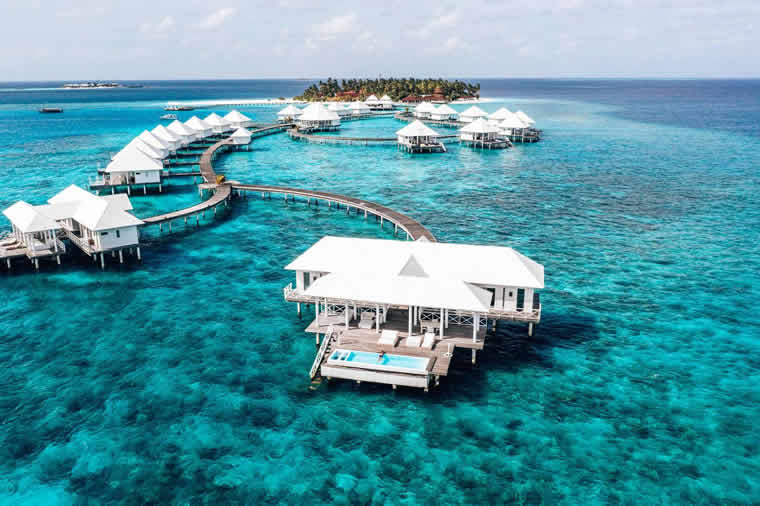 Diamonds Thudufushi water villas with pools