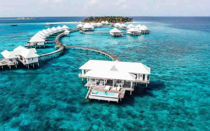 Diamonds Thudufushi: water pool villa