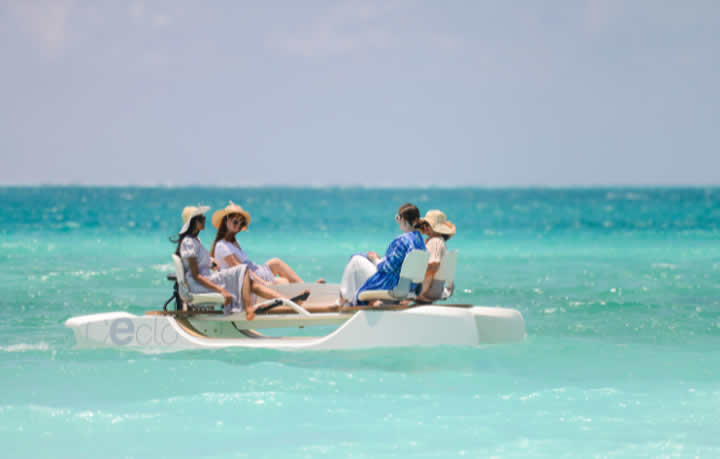Grand Park Kodhipparu Maldives: The e-catamaran