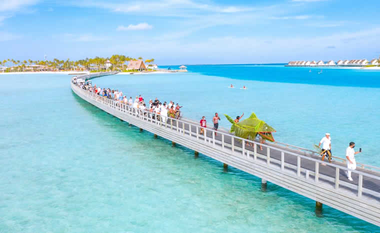 CROSSROADS Maldives is centred around The Marina @ CROSSROADS, a The Marina @ CROSSROADS  walks bridge