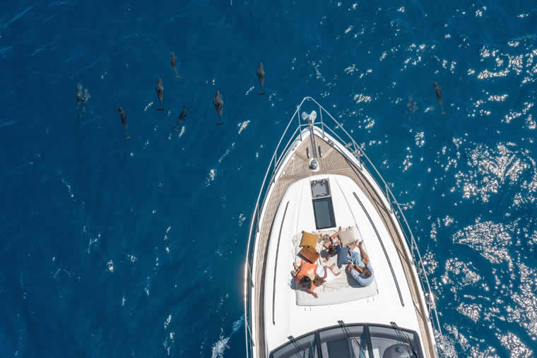 luxury yacht cruise  in maldives