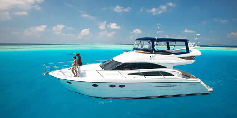 luxury yacht rent maldives