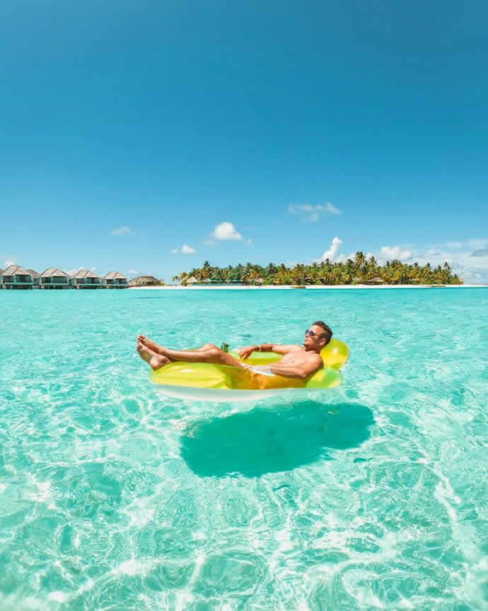solo travel trip to the Maldives 2024