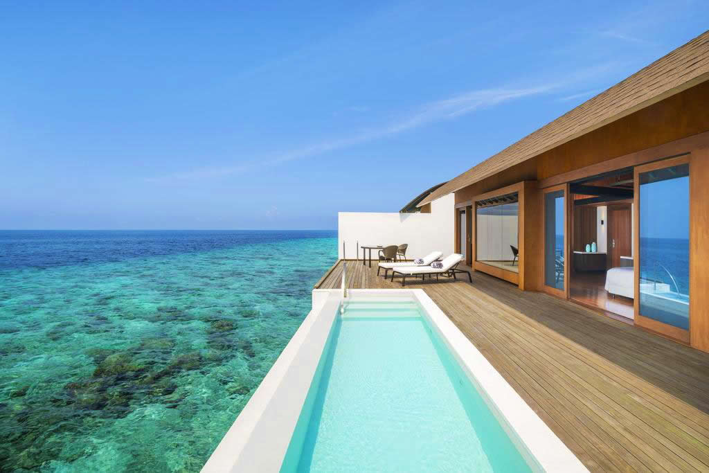 водный люкс с бассейном в The Westin Maldives Miriandhoo Resort