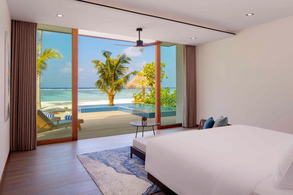 Radisson Blu Resort Maldives: beach room